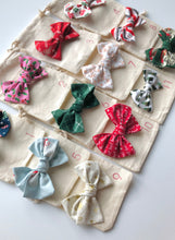 Load image into Gallery viewer, 12 Days of Surprises : Christmas Bows and Bracelets Calendar