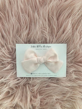 Load image into Gallery viewer, Gift for Toddler Girls. Toddler Hair Bows, Hair bows for babies, hair clips, toddler hair bow, baby hair bow, baby headband bow, pink hair bow, spring hair bow, linen hair bow