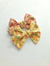 Load image into Gallery viewer, Yellow and Pink Daisies