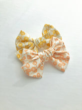 Load image into Gallery viewer, Tiny Coral and Yellow Flowers