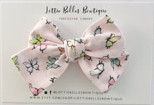 Load image into Gallery viewer, Pink Butterfly