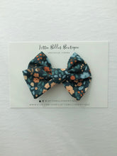 Load image into Gallery viewer, Navy Floral