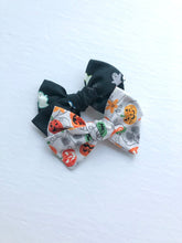 Load image into Gallery viewer, Glow in the Dark Halloween