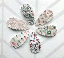 Load image into Gallery viewer, Gift for Toddler Girls. Toddler Hair Bows, Hair bows for babies, hair clips, snap clips, toddler snap clips, Christmas hair clips for babies, Christmas stocking stuffers for girls, sparkle snap clips