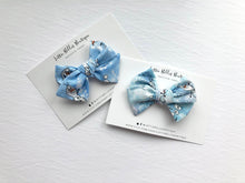 Load image into Gallery viewer, Huggable Snowman