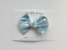 Load image into Gallery viewer, Huggable Snowman