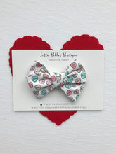 Load image into Gallery viewer, Toddler Girls. Toddler Hair Bows, Hair bows for babies, hair clips, toddler hair bow, baby hair bow, baby headband bow, valentines hair bow, white hair bow, conversation hearts
