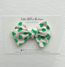 Load image into Gallery viewer, Pink Clovers