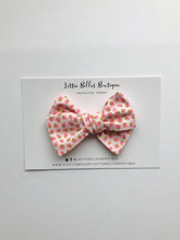 Load image into Gallery viewer, Strawberries