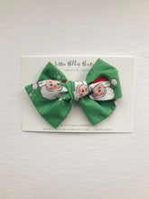 Load image into Gallery viewer, Mr and Mrs Claus
