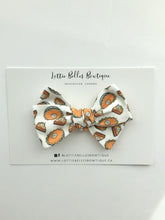 Load image into Gallery viewer, Pumpkin Pie- Bow Tie
